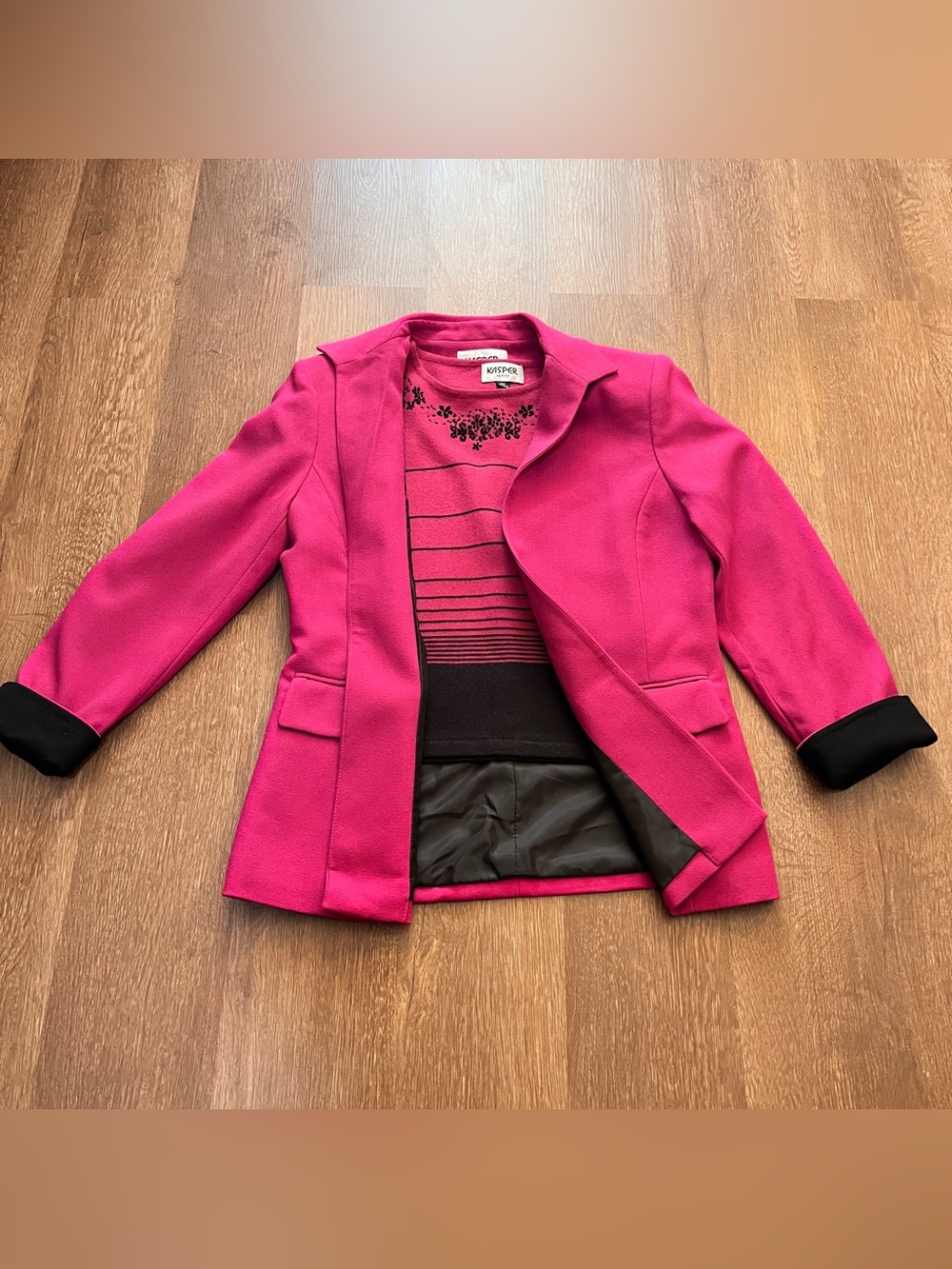 Kasper Petite Hot Pink Blazer Contrast Black Cuffs & Sweater Top Size 8P